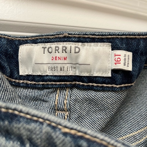 Torrid denim Jeans - Picture 2 of 2